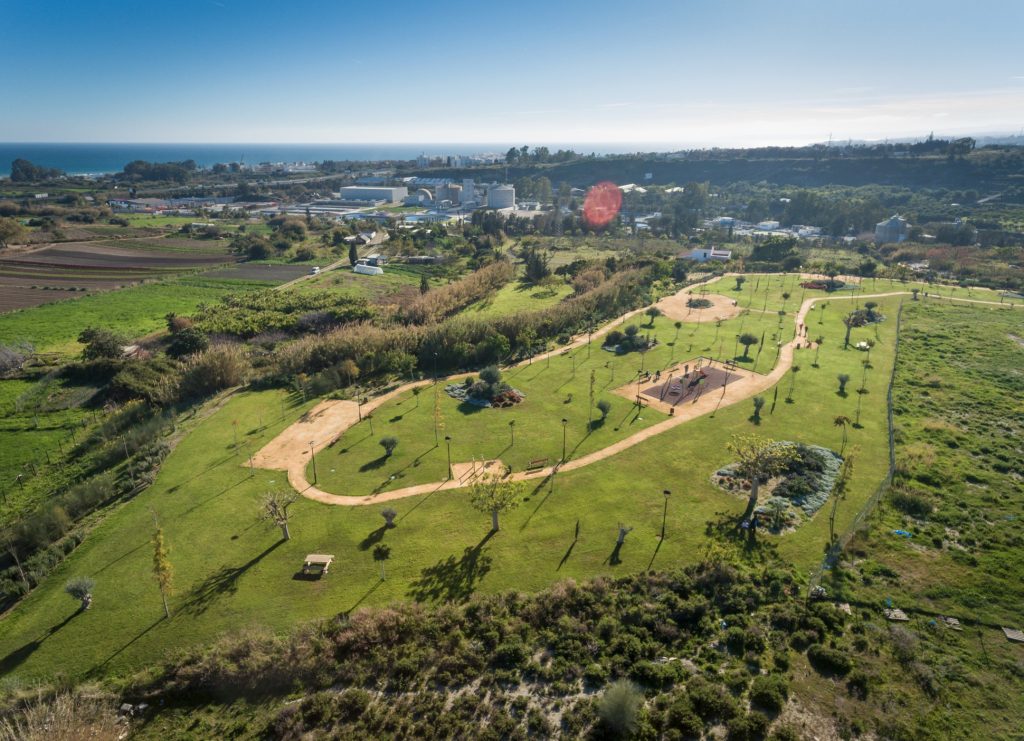 Estepona invertirá 4,4 millones de euros en el refuerzo de maquinaria y personal para el mantenimiento y conservación de zonas verdes y playas